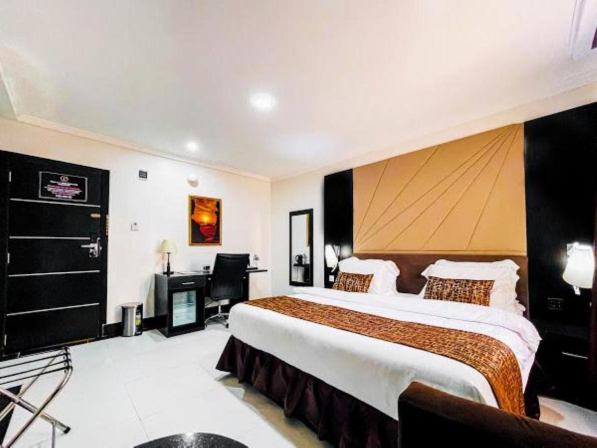 Pasadena Suites Леки Екстериор снимка