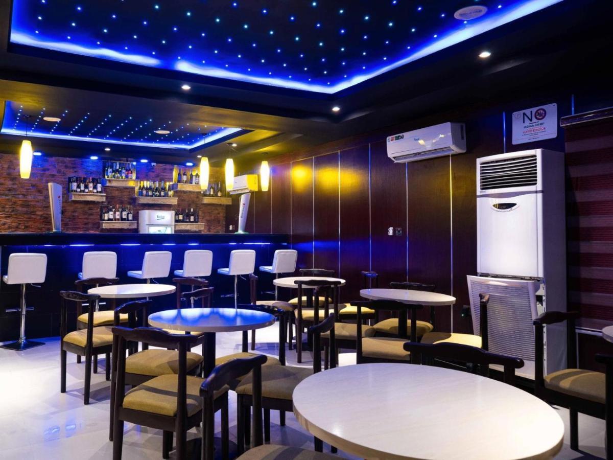 Pasadena Suites Леки Екстериор снимка