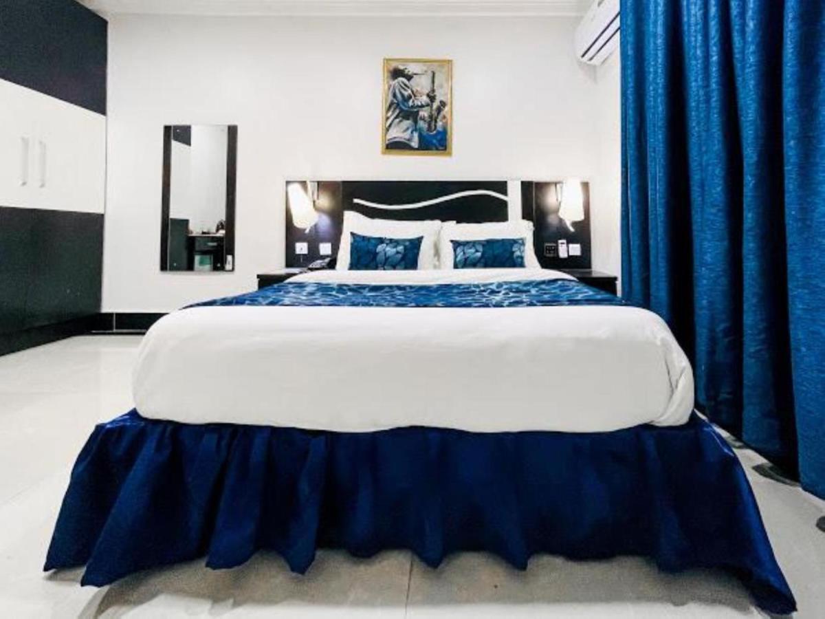 Pasadena Suites Леки Екстериор снимка
