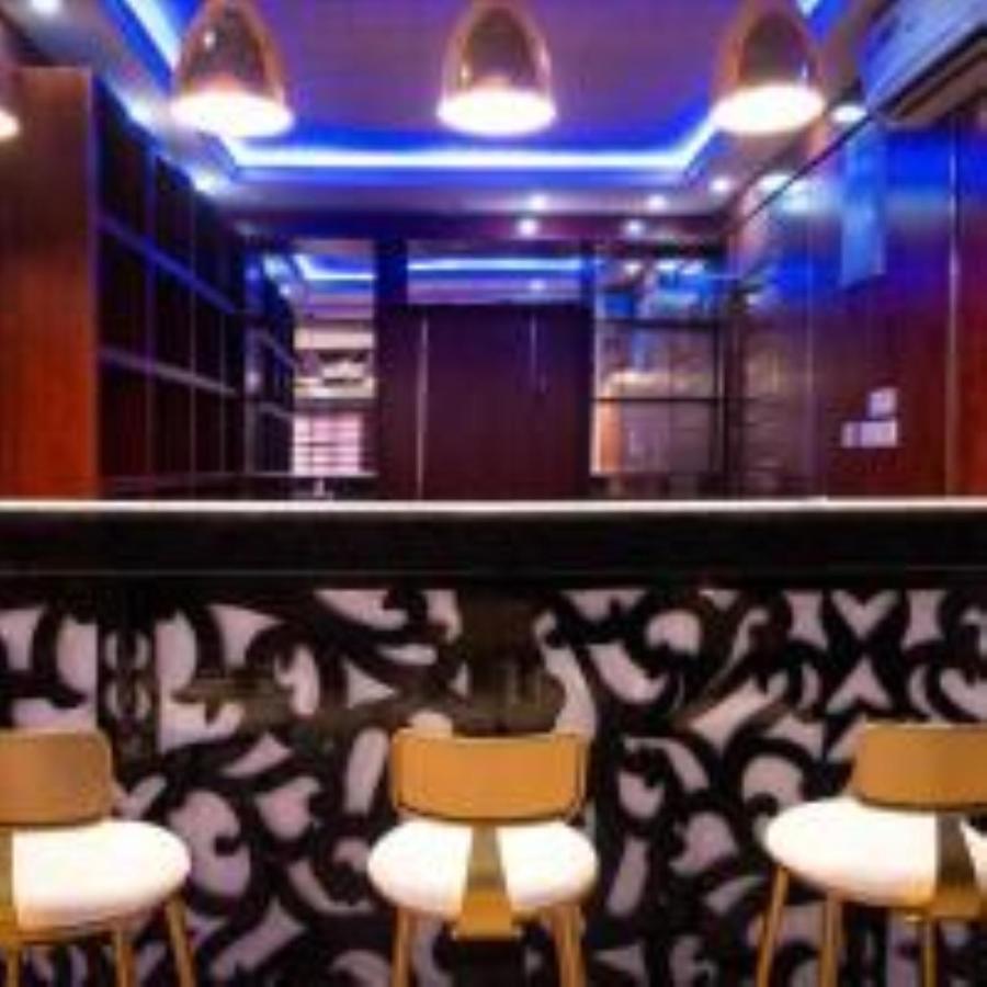 Pasadena Suites Леки Екстериор снимка